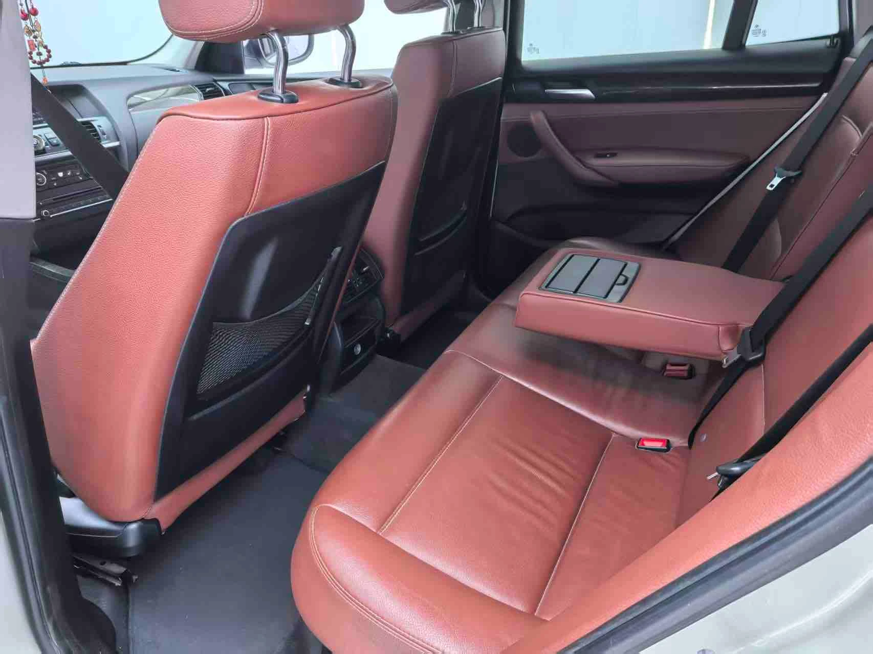 BMW X3 xDrive20i  - interior