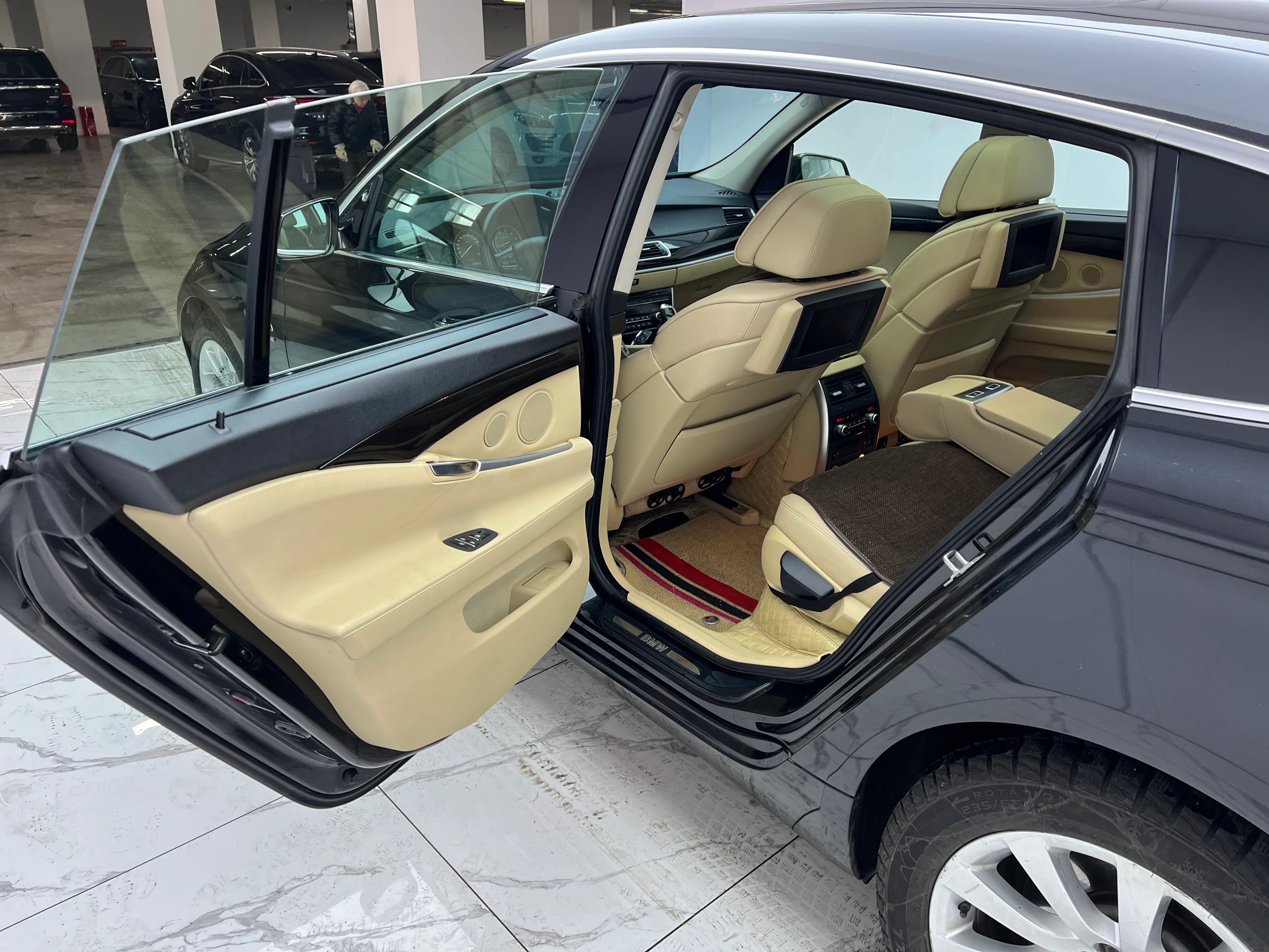 BMW 535 GT - interior