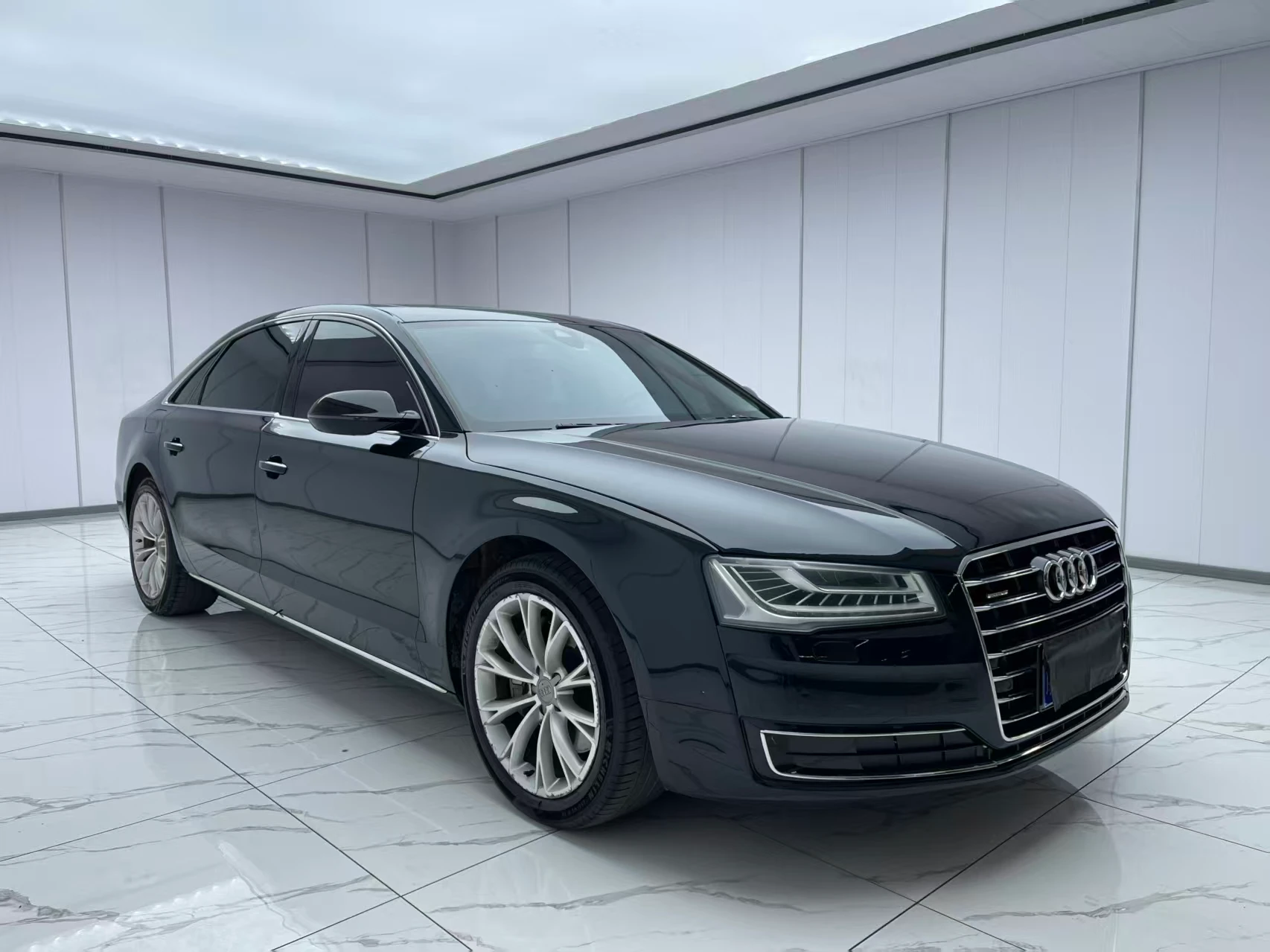 Audi A8 45FSI