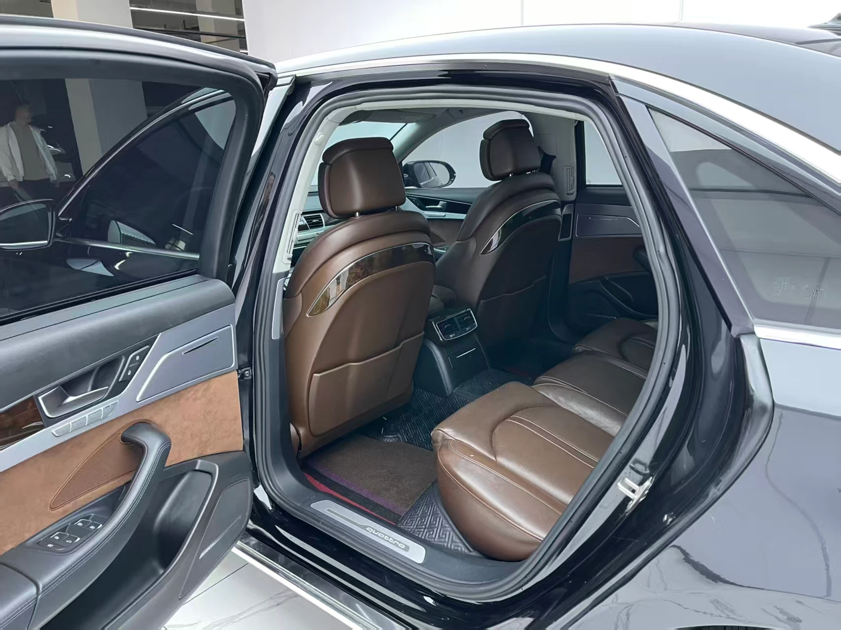 Audi A8 45FSI - interior