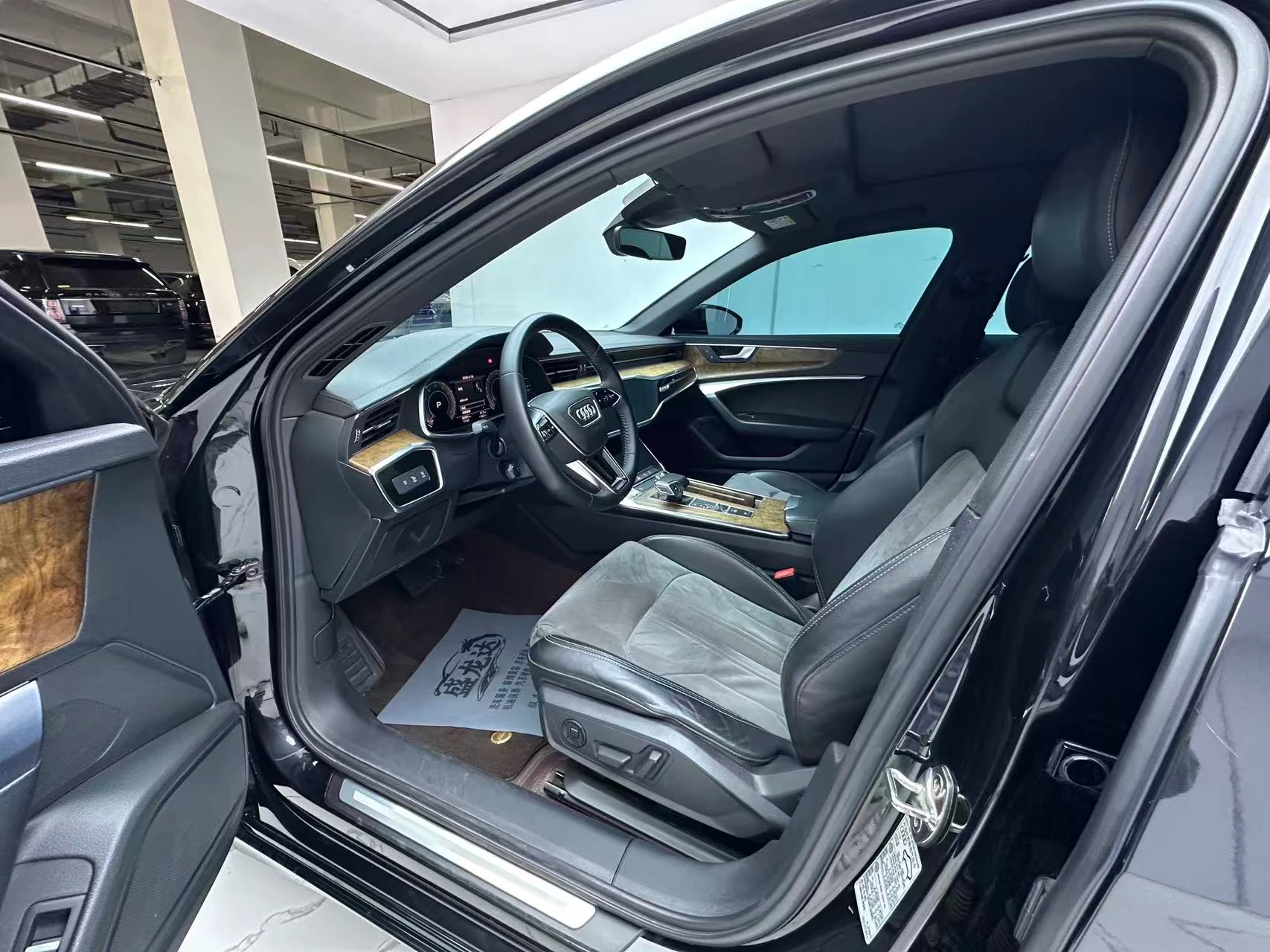 Audi A6 45 TFSI - interior