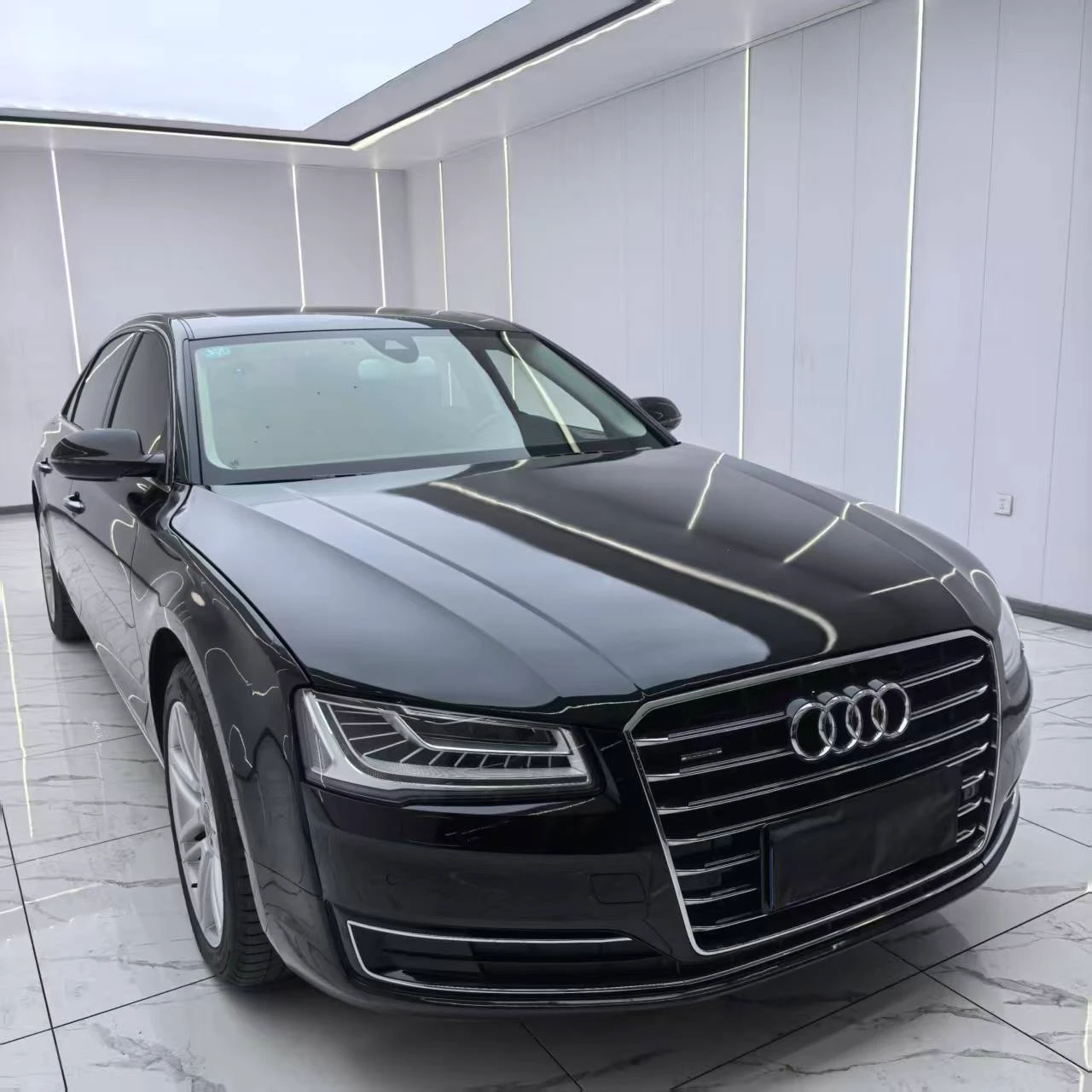 Audi A8 45FSI 