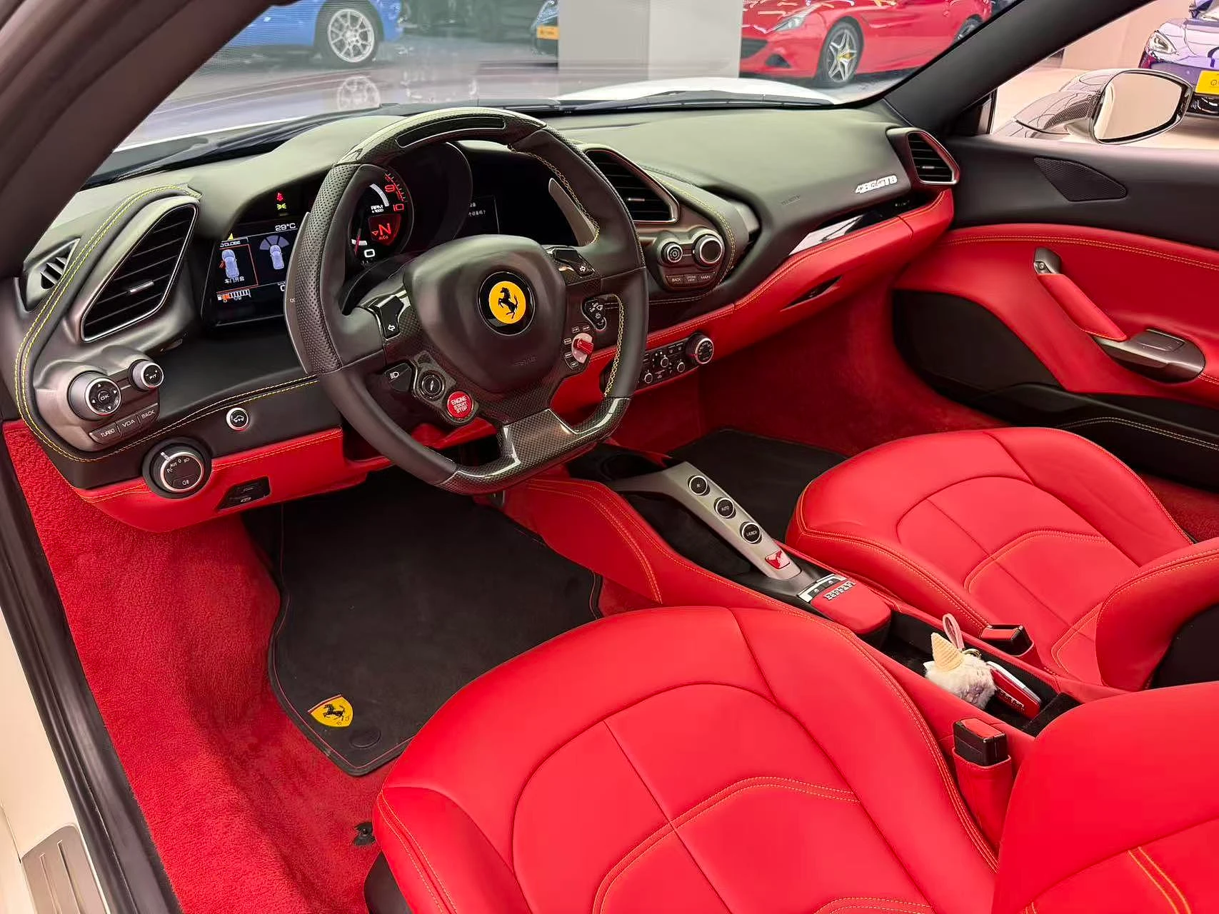 Ferrari 488 GTB - interior