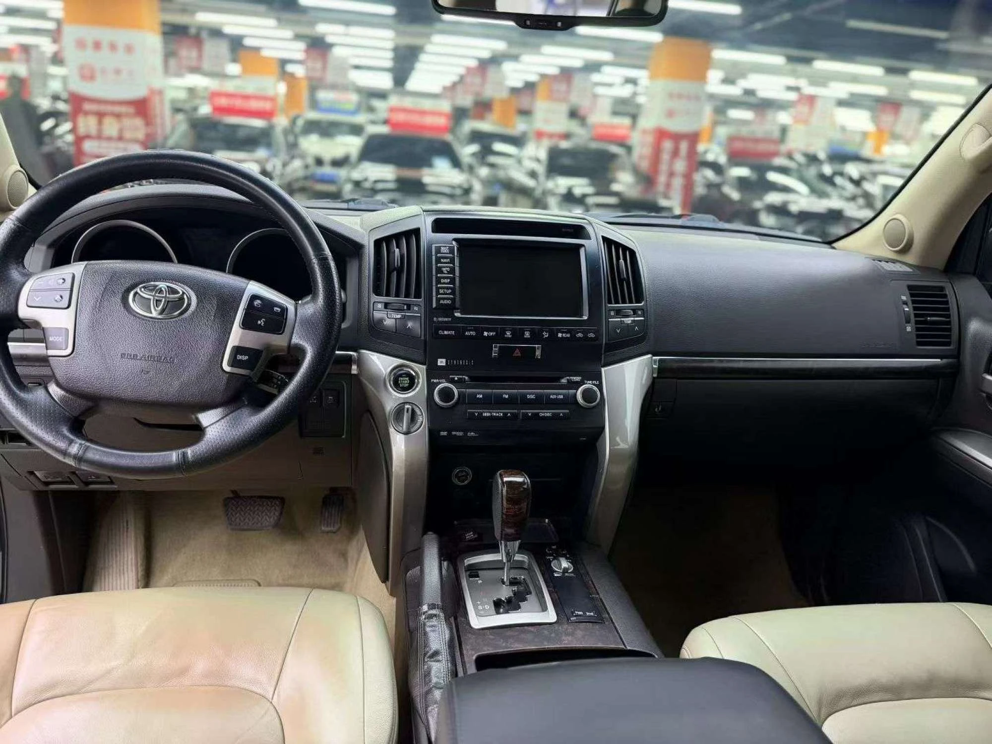 Toyota Land Cruiser - interior