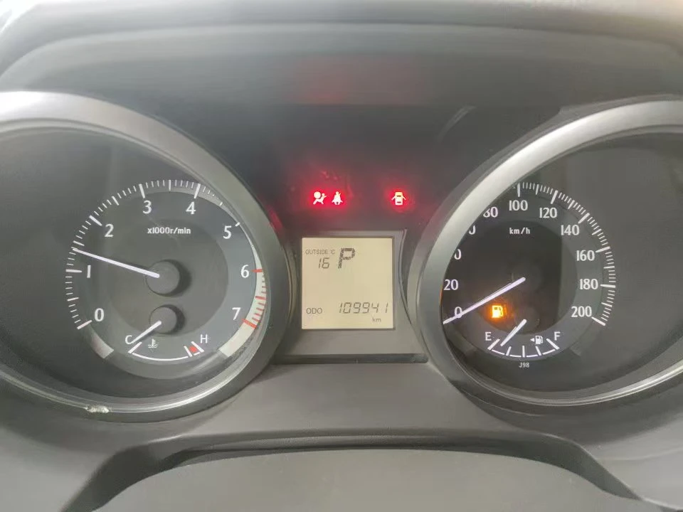 Toyota Prado  - interior