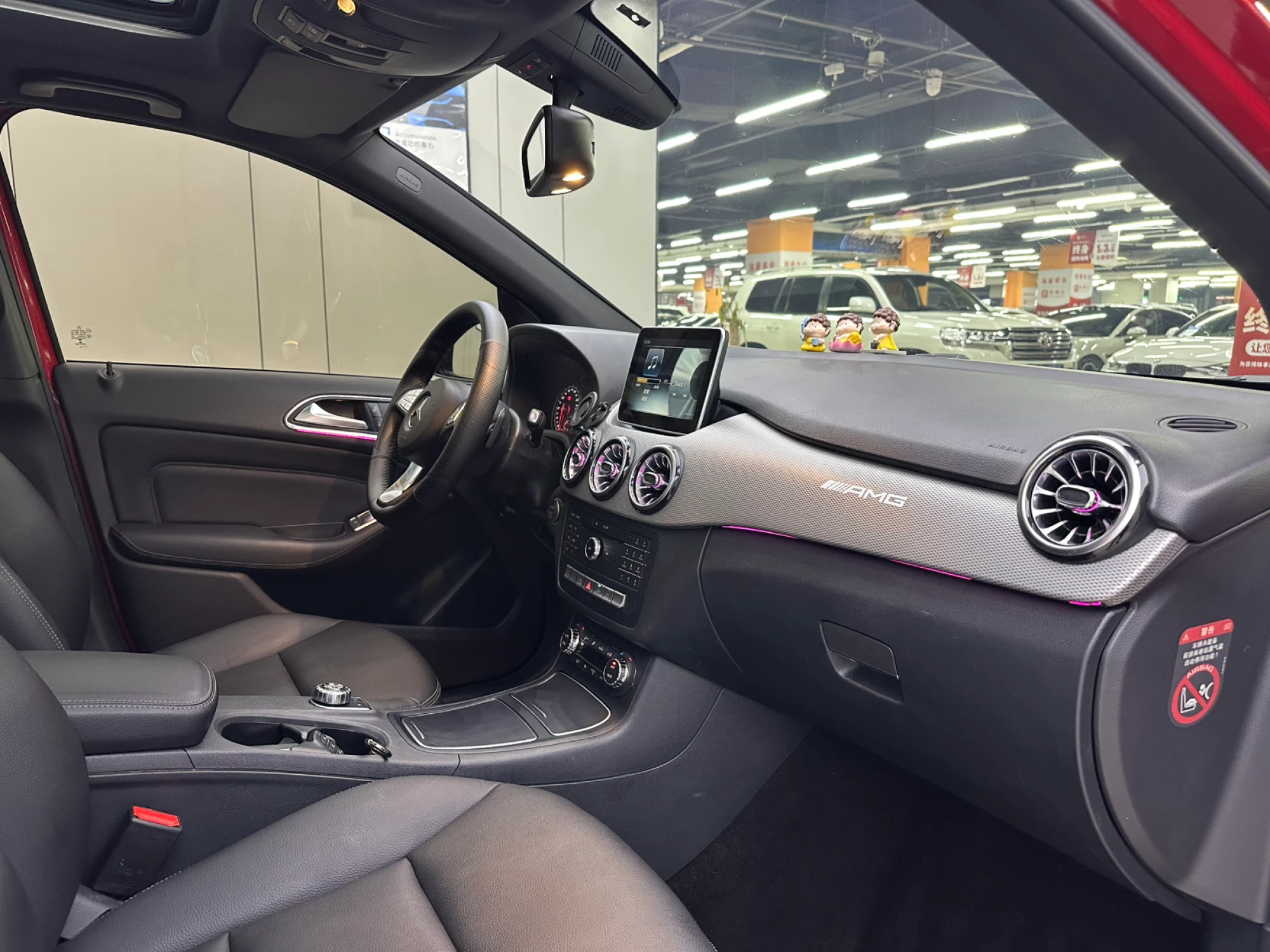 Mercedes-Benz B200  - interior