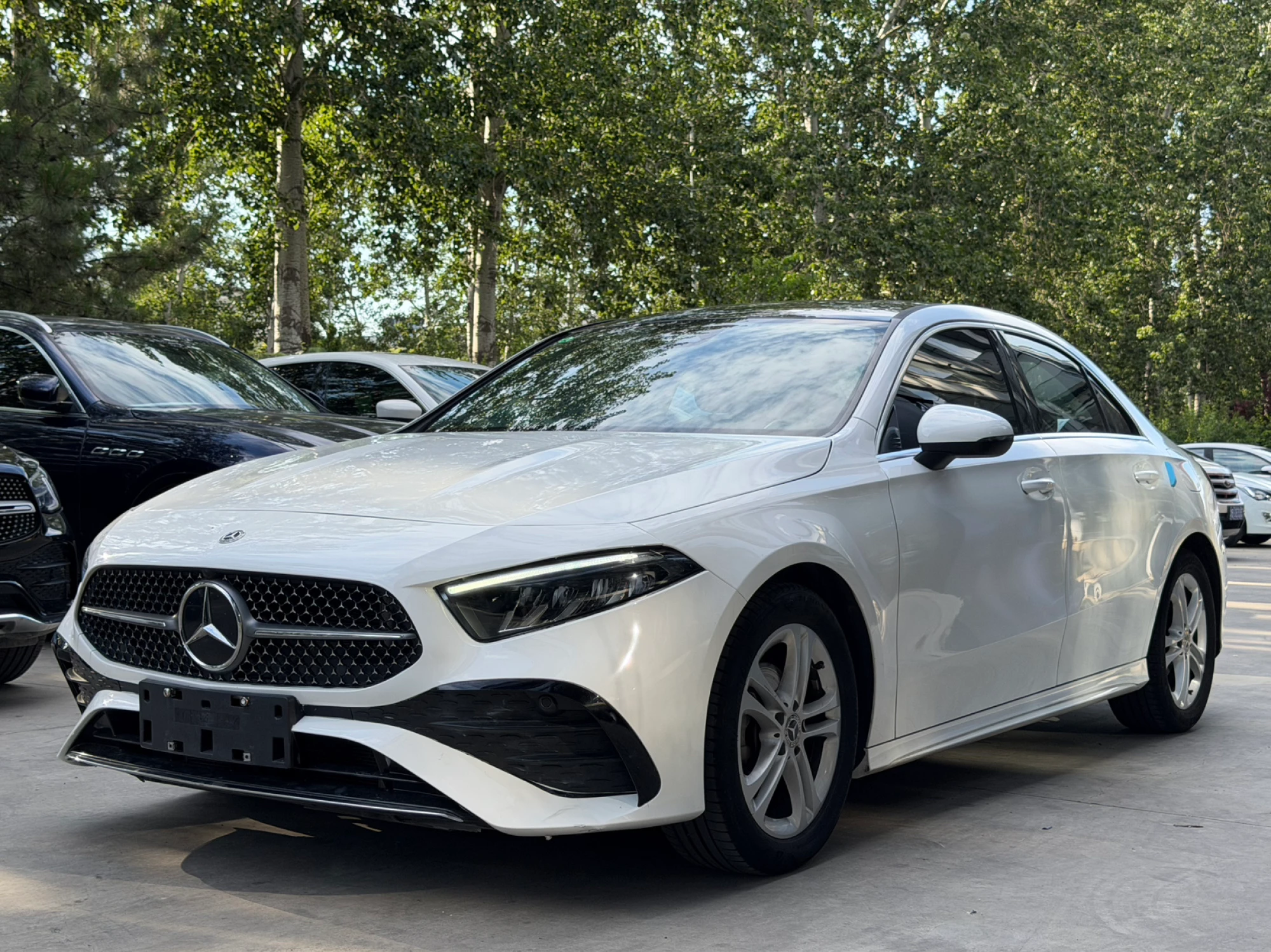 Mercedes-Benz A180L