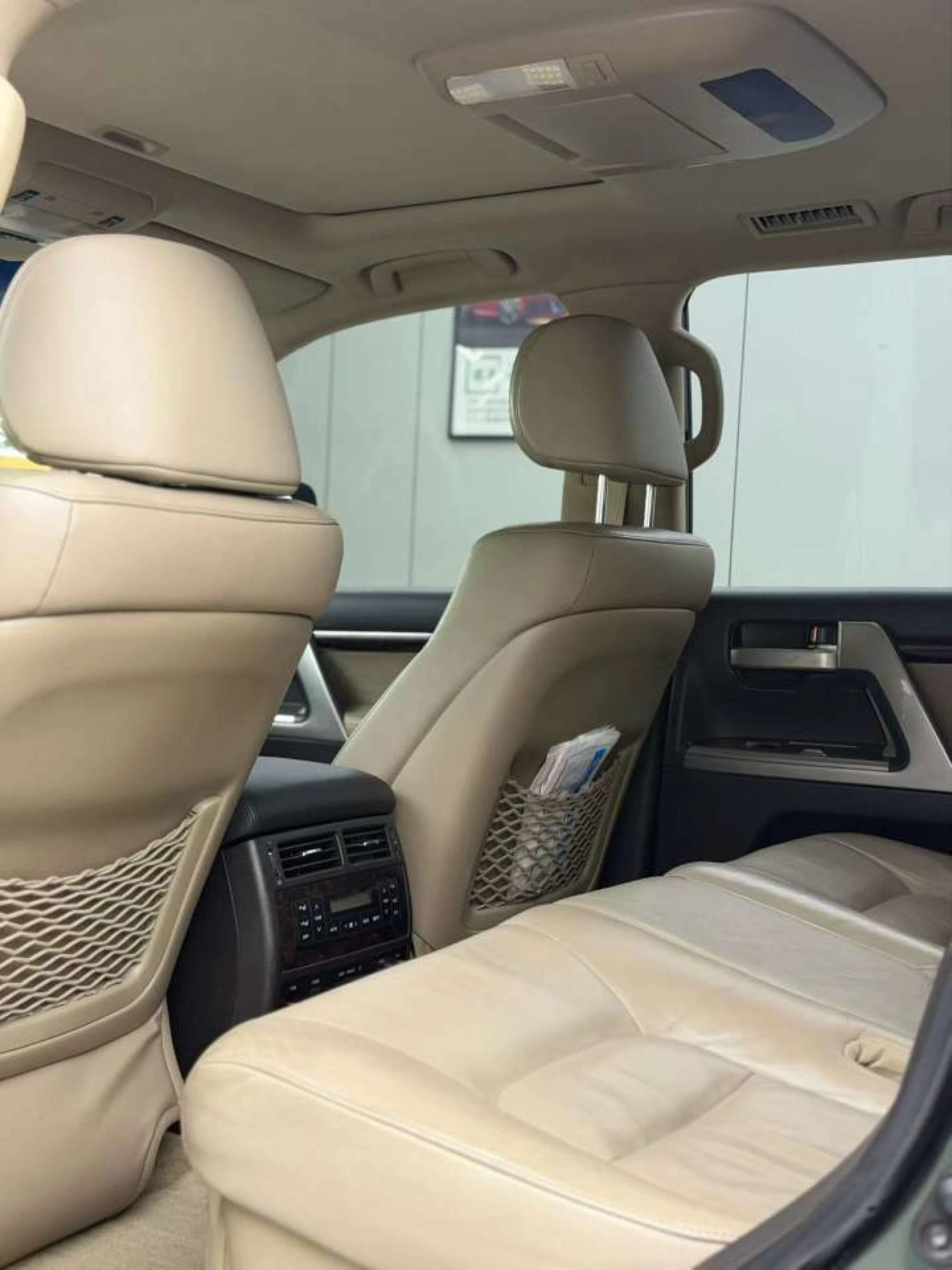 Toyota Prado VX - interior
