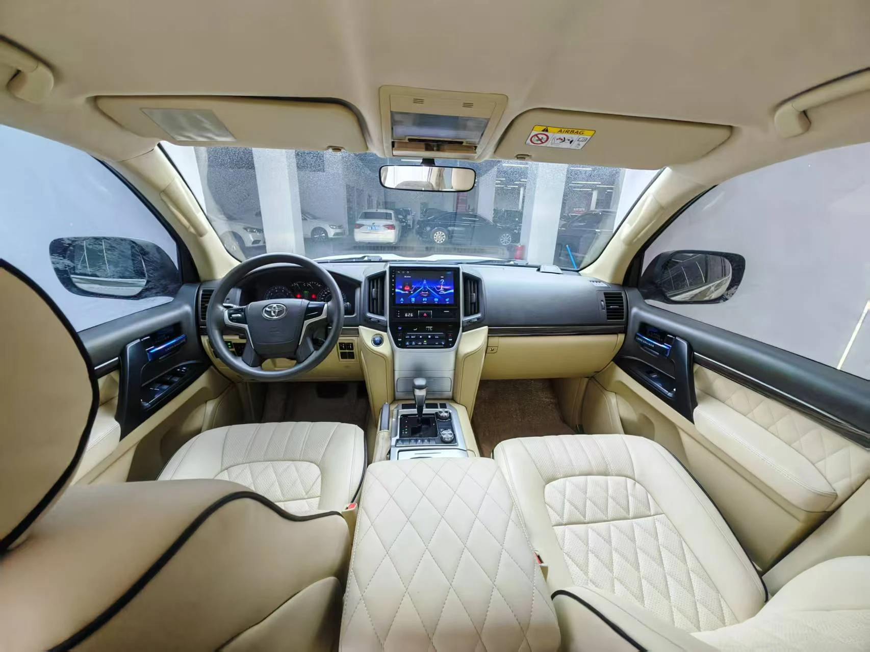 Toyota Land Cruiser - interior