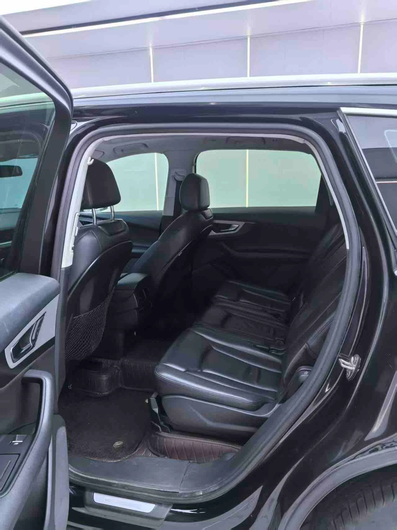 AUDI Q7 55 TFSI - interior