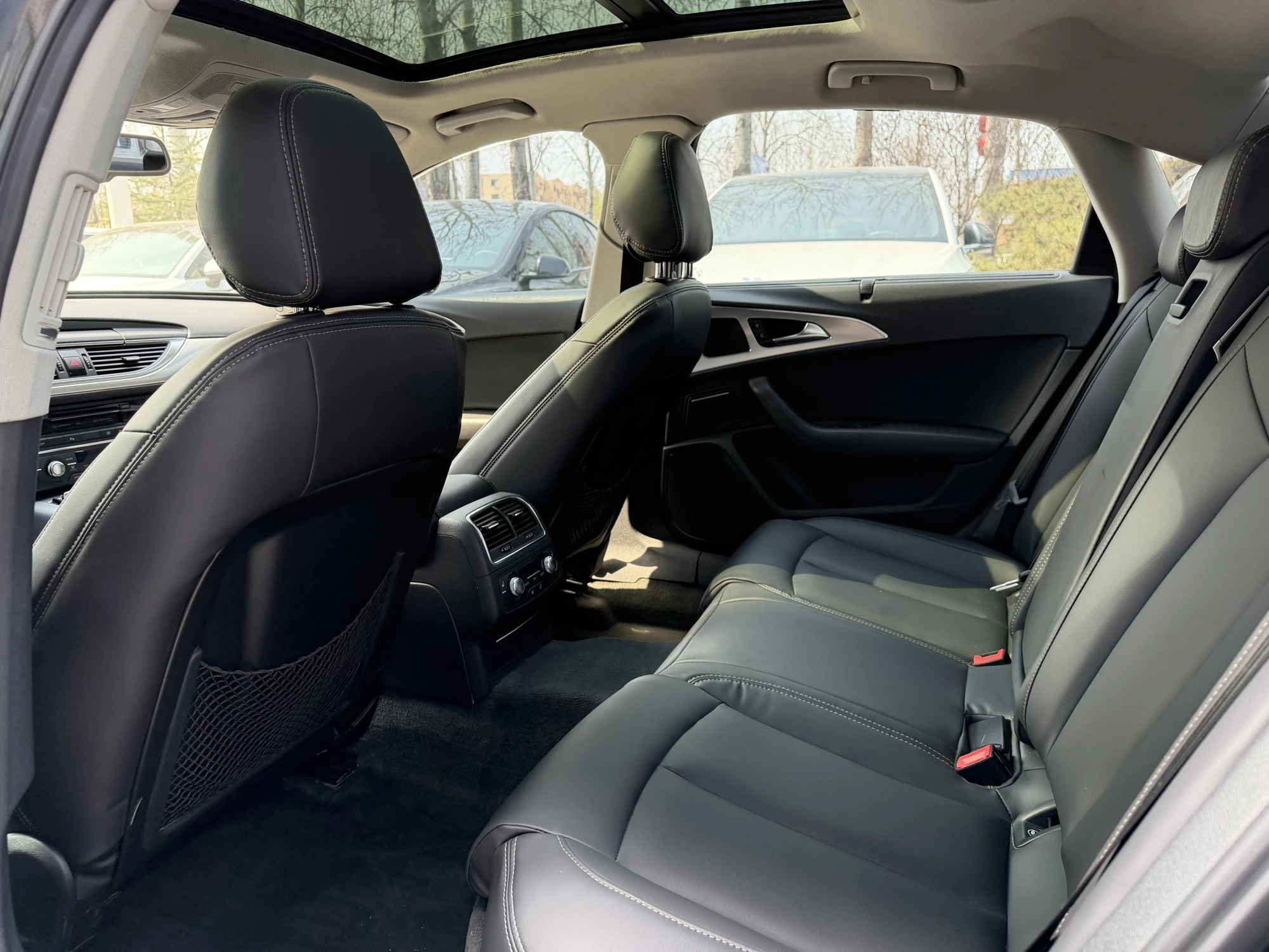 AUDI A6 30 FSI  - interior