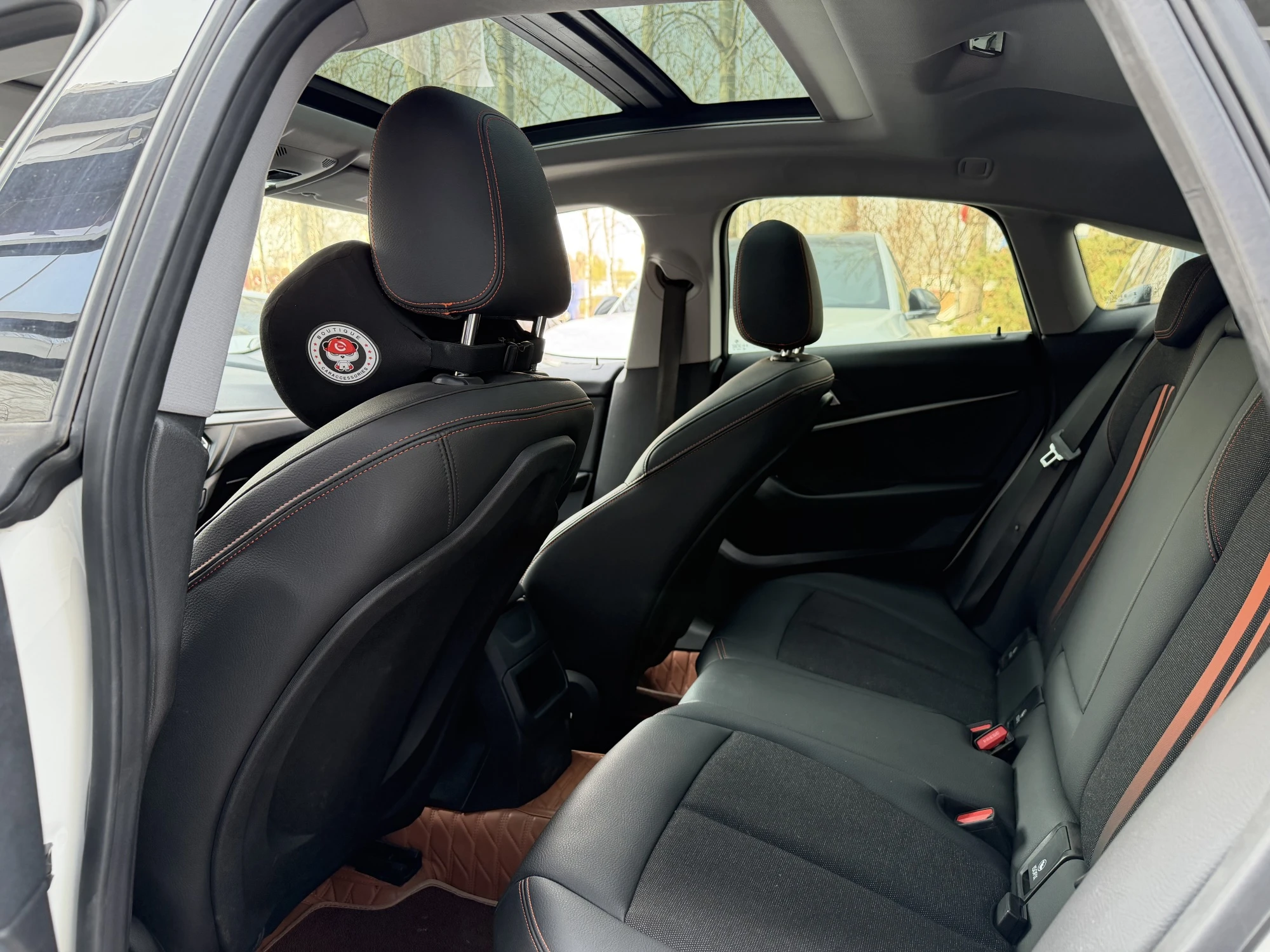 BMW 225i M Sport - interior