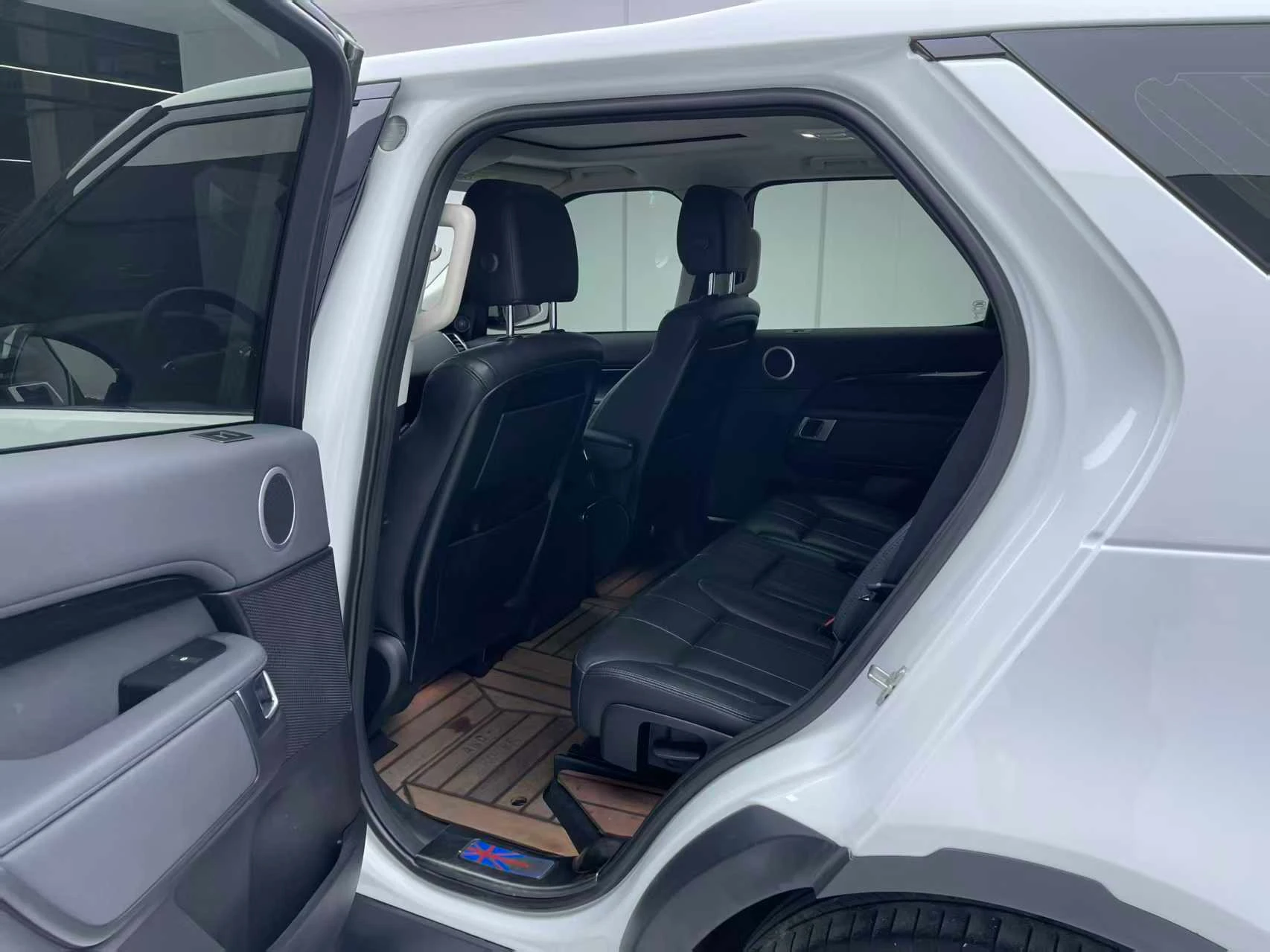 Land Rover Discovery HSE 5 - interior