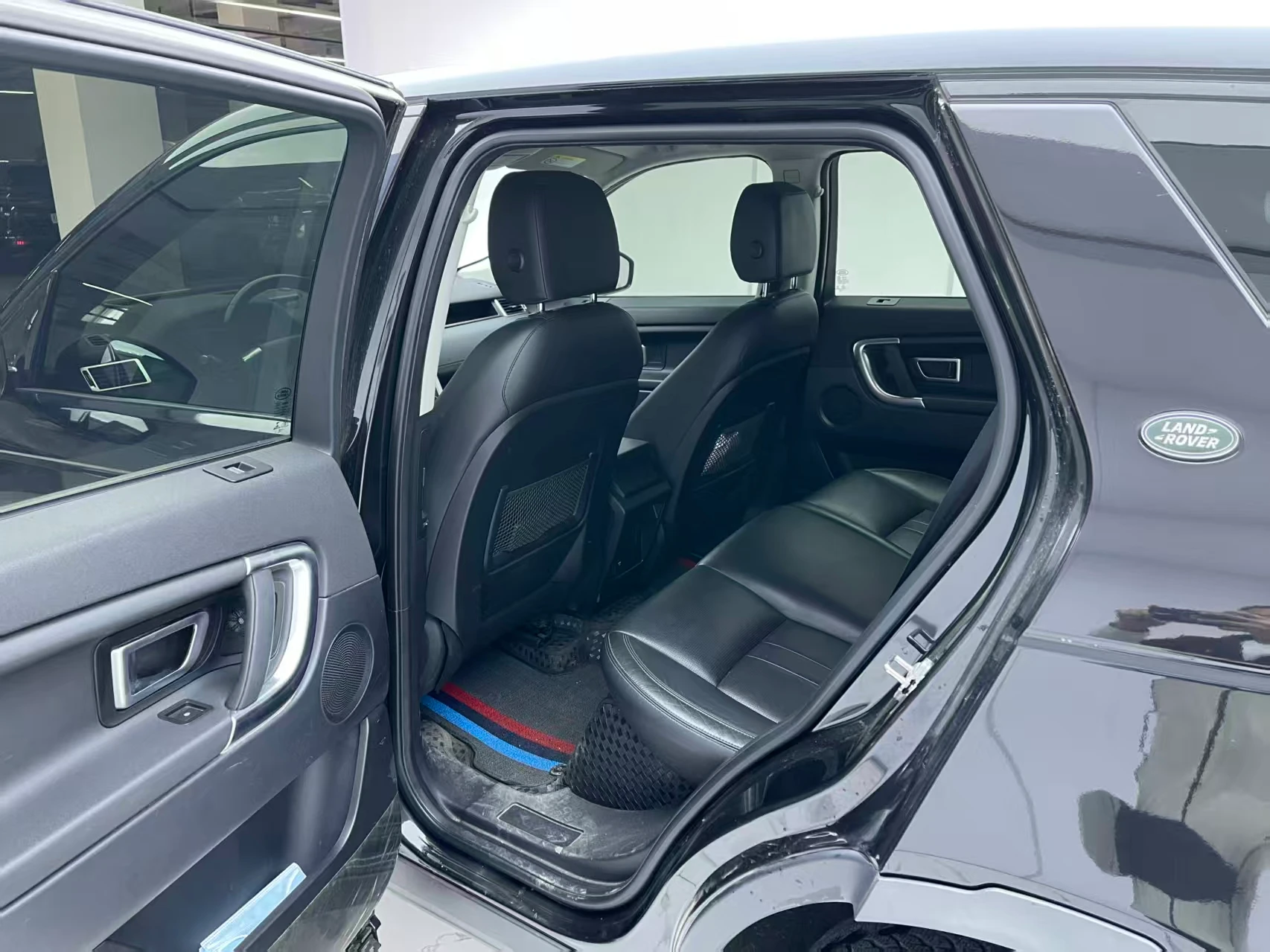 Land Rover Discovery Sport - interior