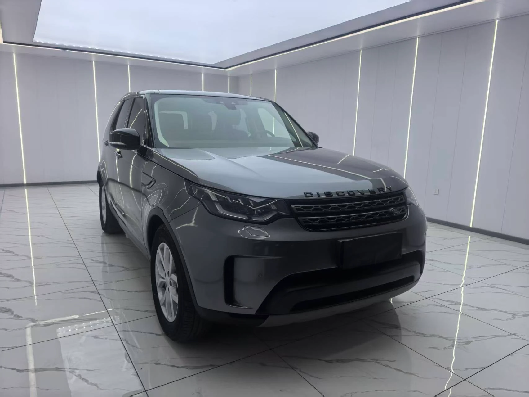 Land Rover Discovery 5 SE 