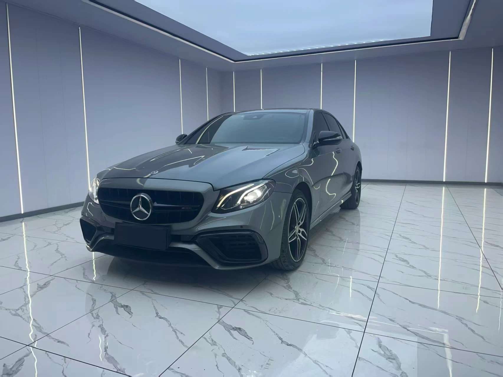 Mecedes Benz E200 Sport 4WD