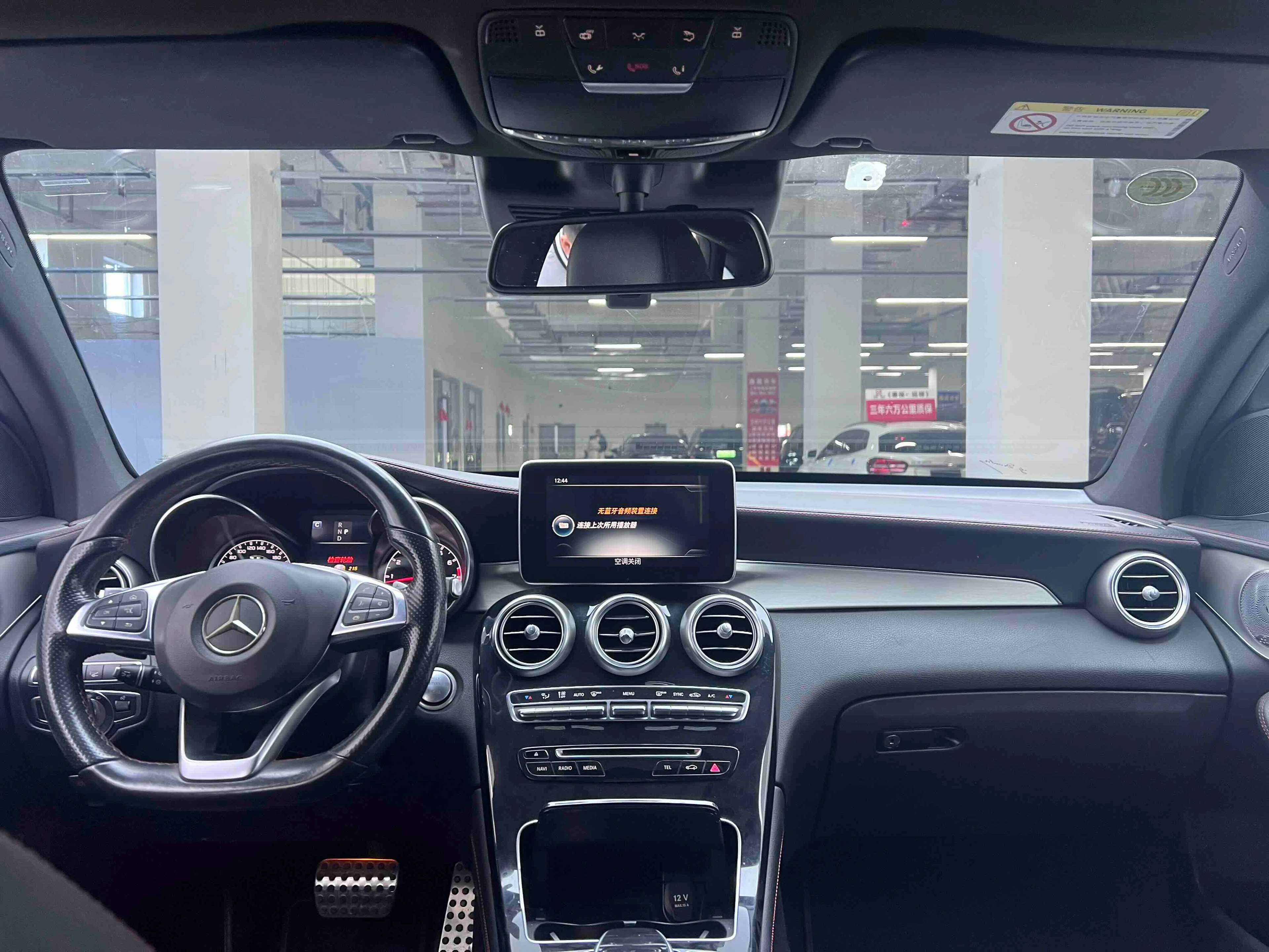 Mecedes Benz GLC43 AMG 4WD - interior