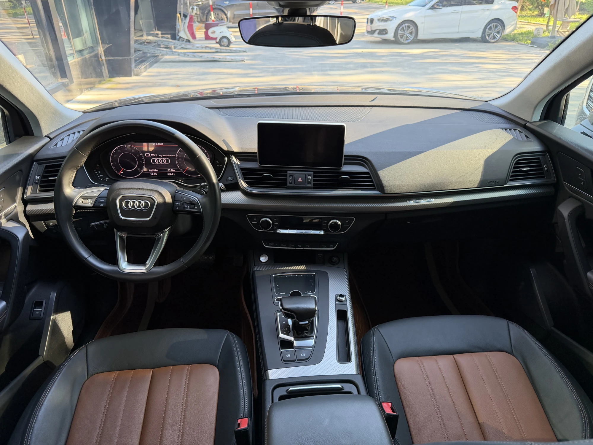 AUDI Q5 45 TFSI  - interior