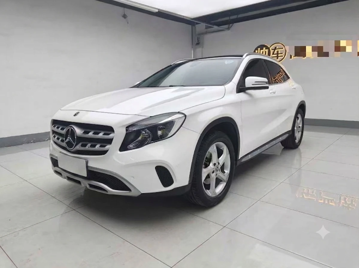Mecedes Benz GLA200 