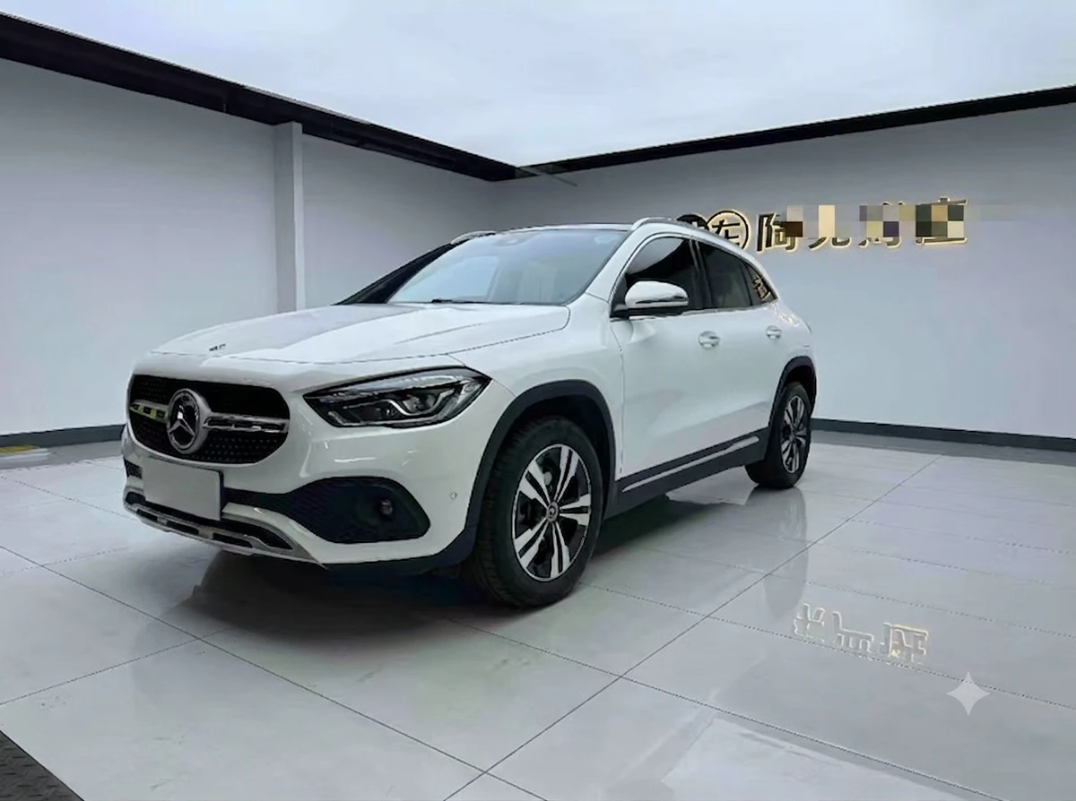 Mecedes Benz GLA220 