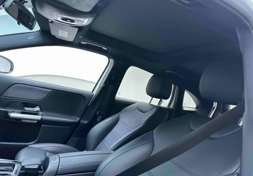 Mecedes Benz GLA220  - interior