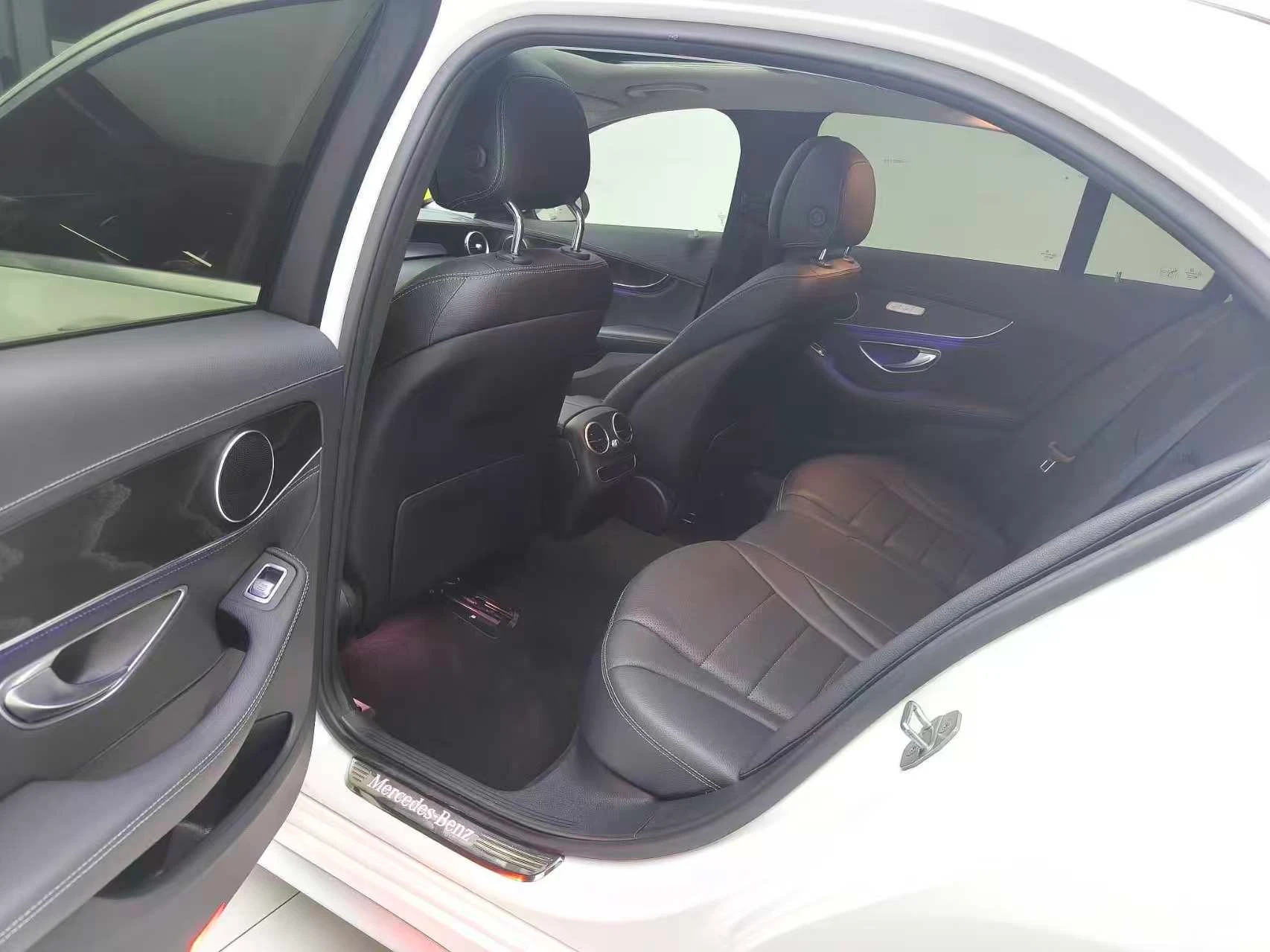 Mecedes Benz C200L - Second Hand - 2020 - White - interior