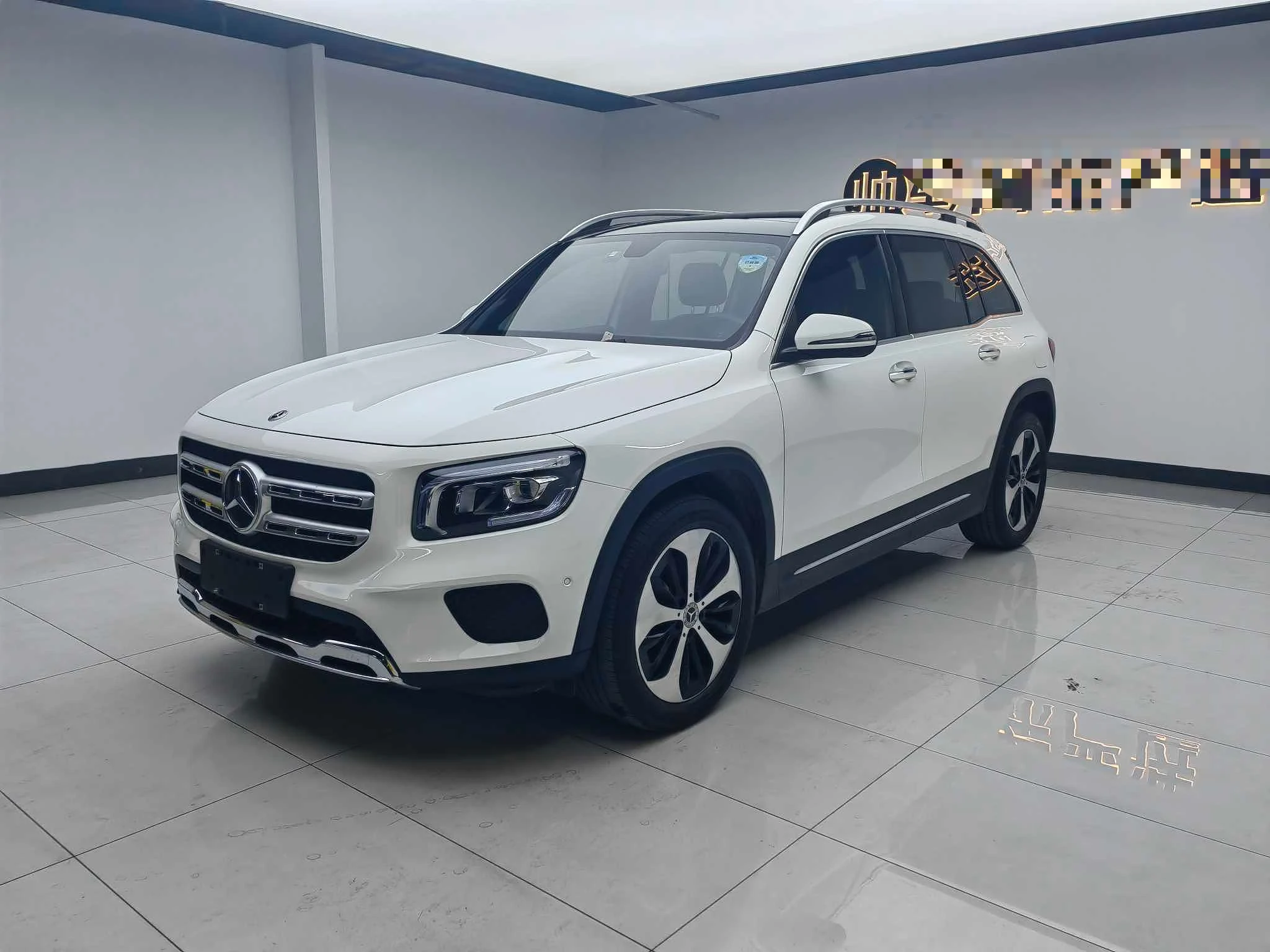Mercedes Benz GLB220
