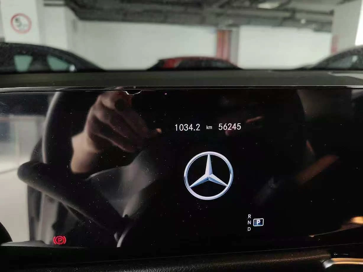 Mercedes Benz GLB220 - interior