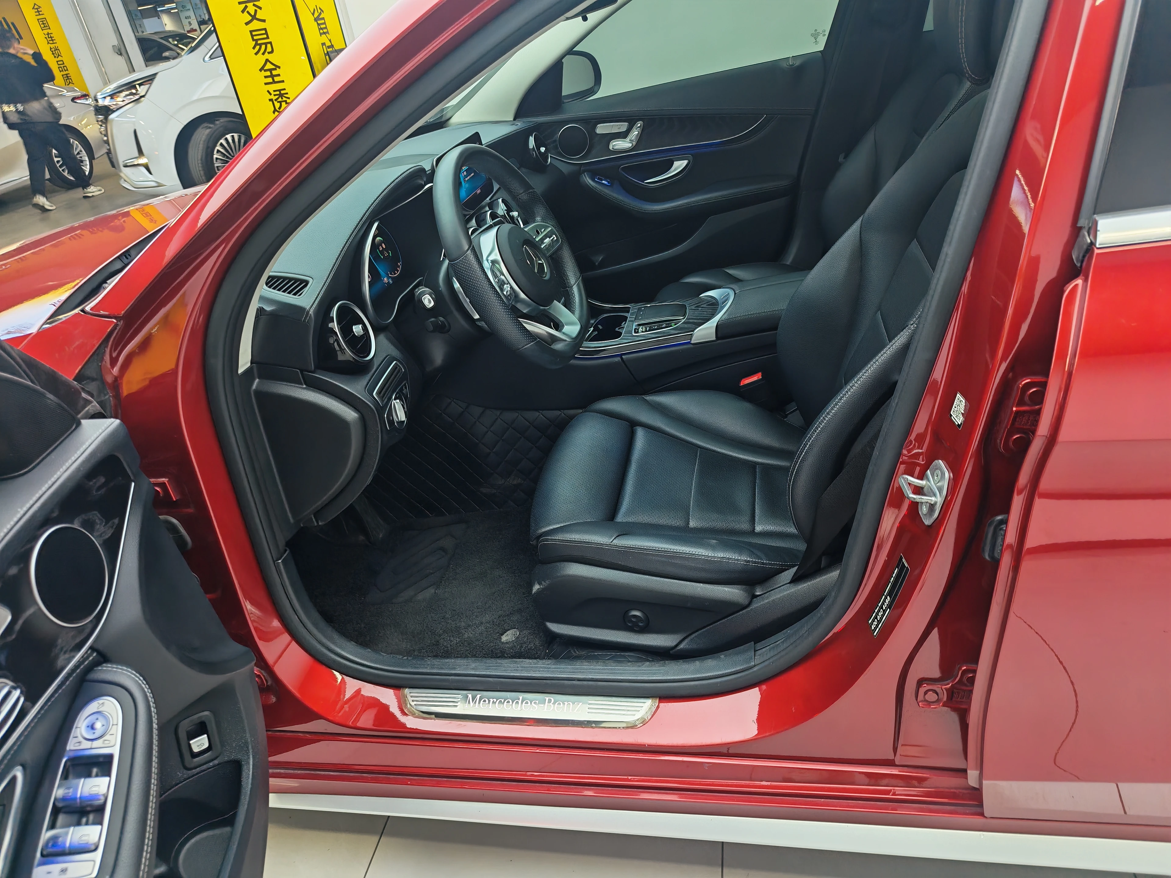 Mercedes Benz C260L Sport - interior