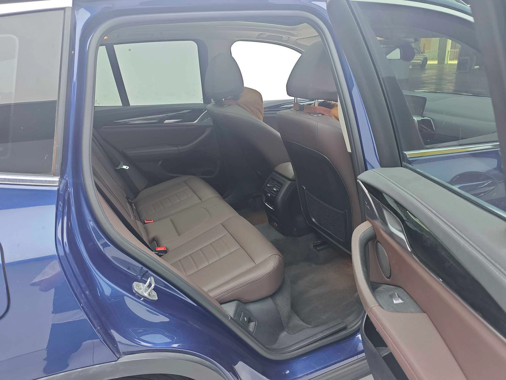 BMW X3 25Li  - interior