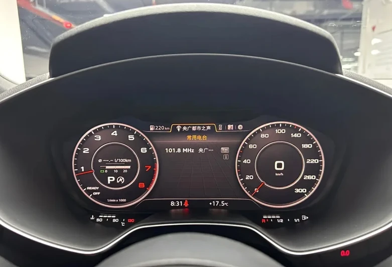 Audi TT 45TFSI - interior