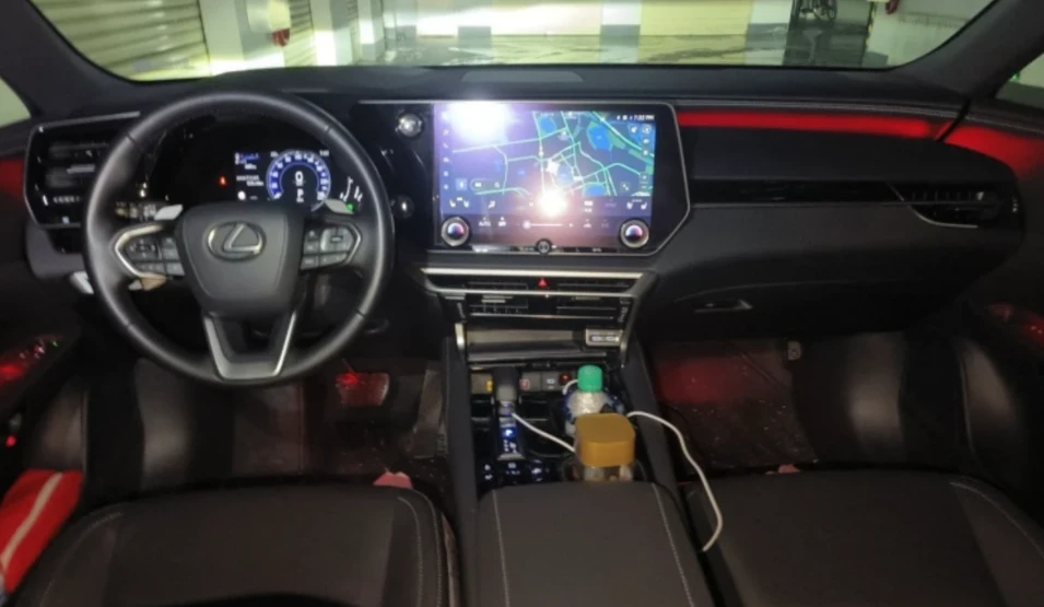 Lexus RX350h AWD  - interior