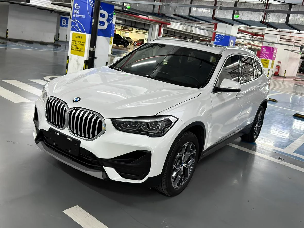BMW X1 sDrive25Li Leading
