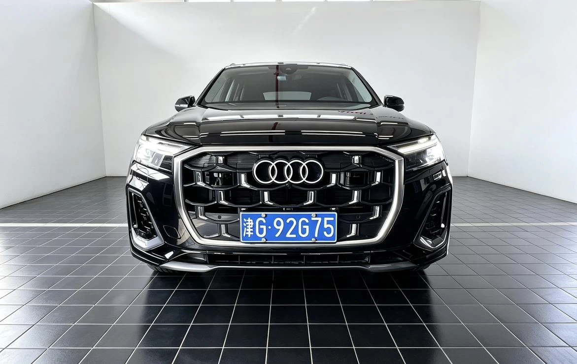 Audi Q7 55 TFSI quattro S line Sport - exterior
