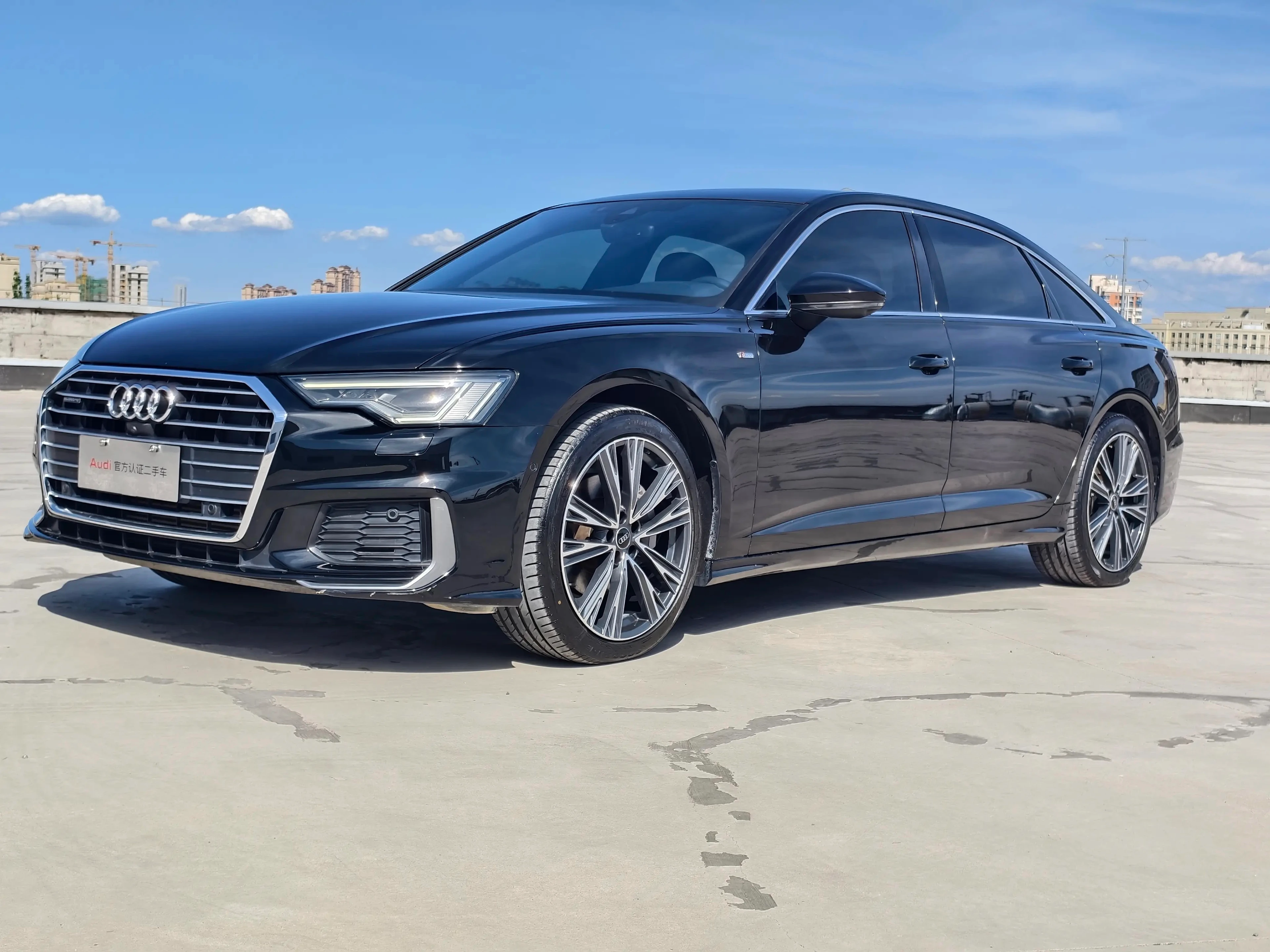Audi A6 45 TFSI Premium Selection Dynamic Trim