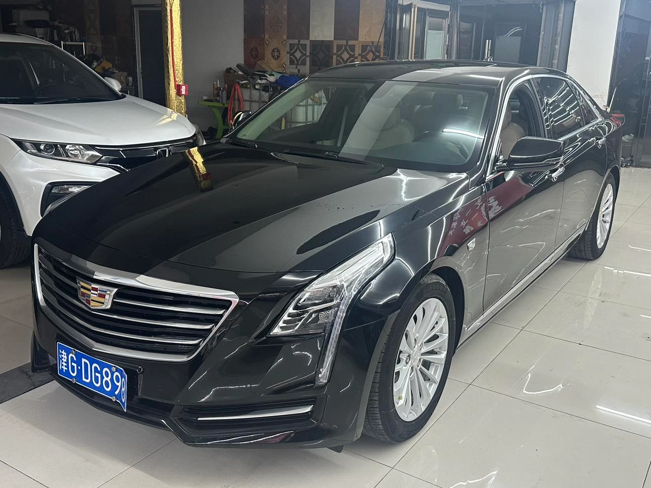 Cadillac CT6 28T (Fashion Trim)