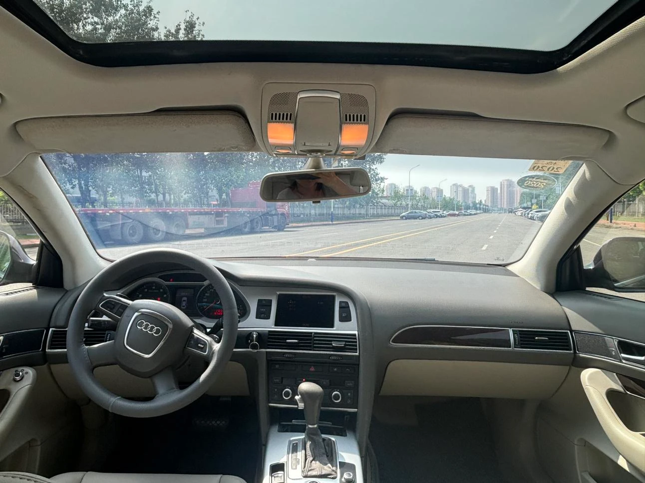 Audi A6L - interior