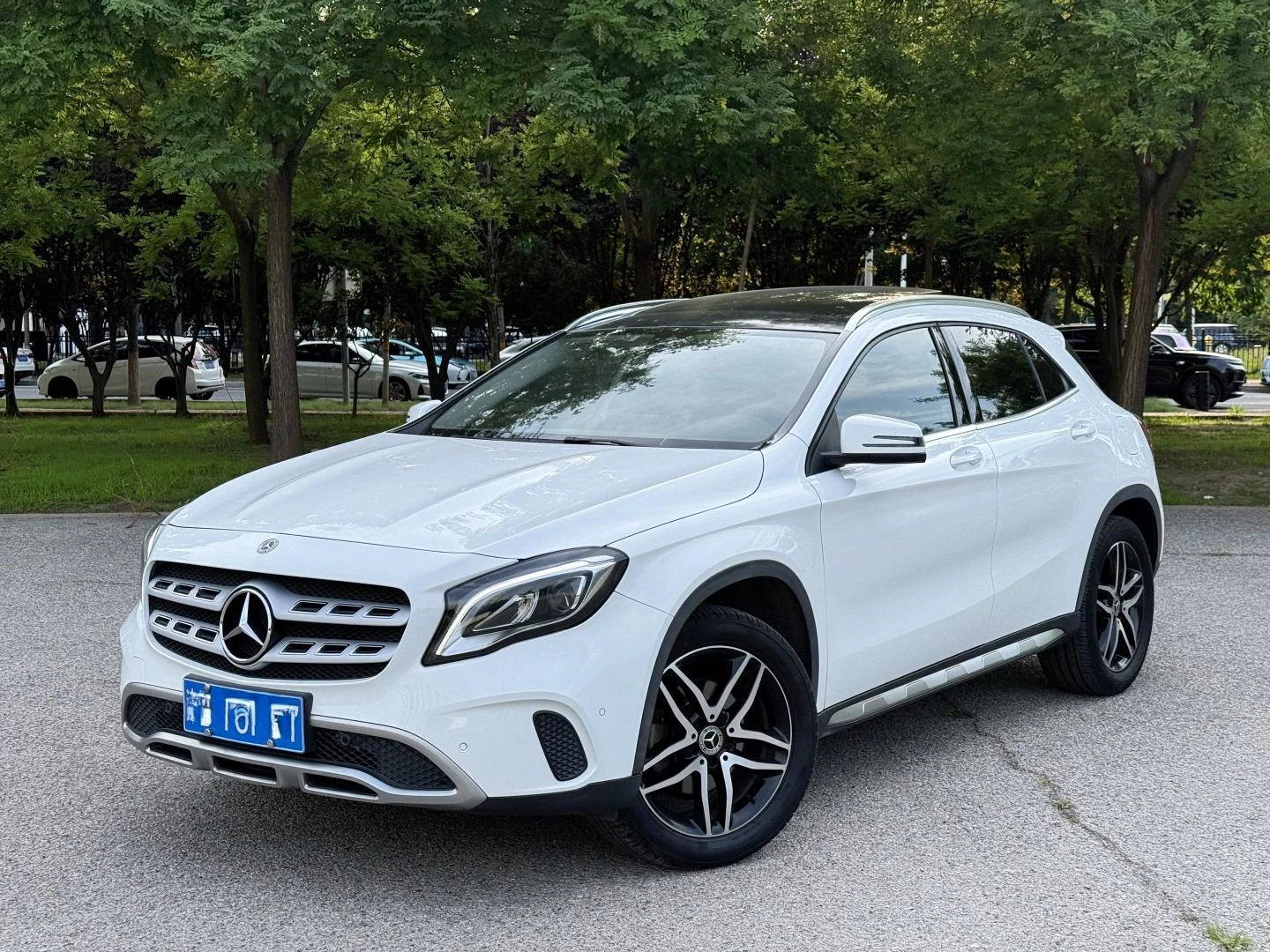 Mercedes-Benz GLA 200