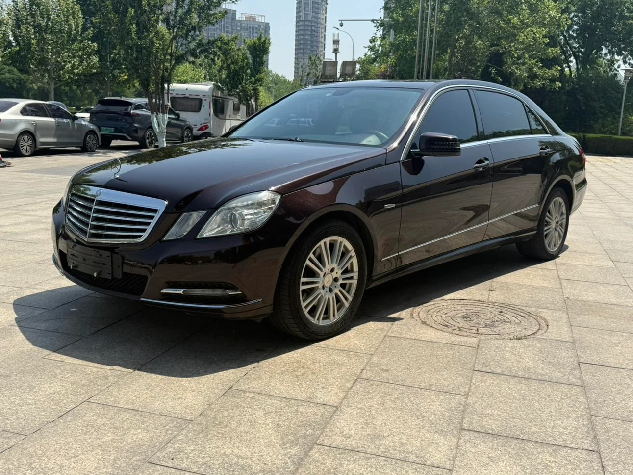 Mercedes-Benz E200 L CGI