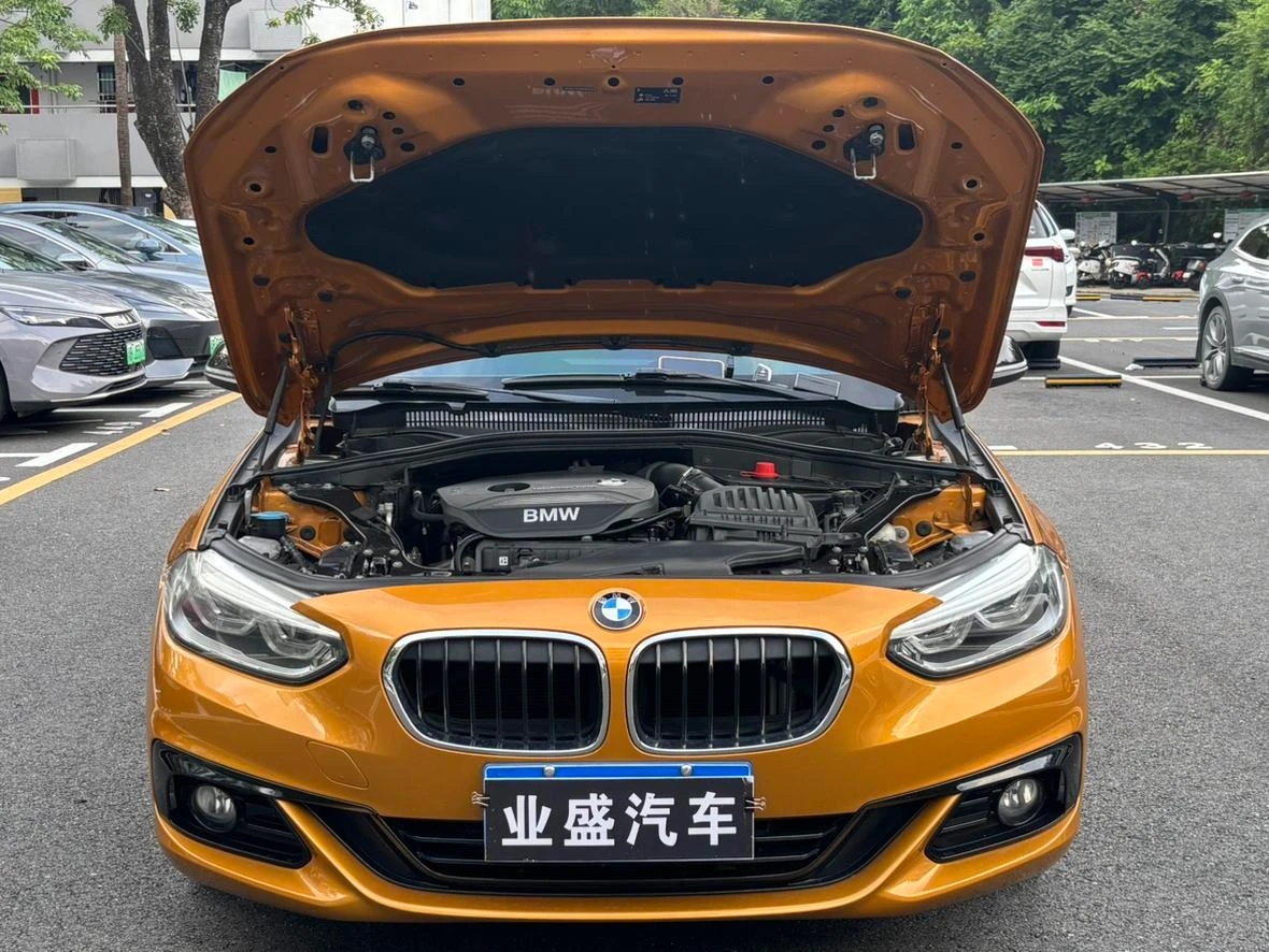 BMW 1 Series 118i Sport - engine