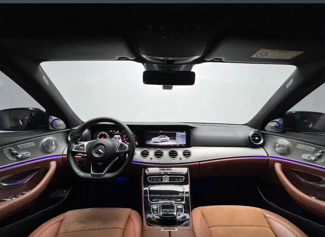 Mercedes-Benz E300 - interior