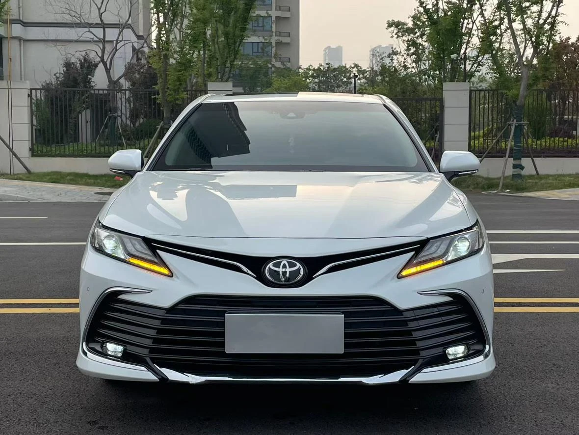 Toyota Camry 2.0G Luxury Edition - exterior