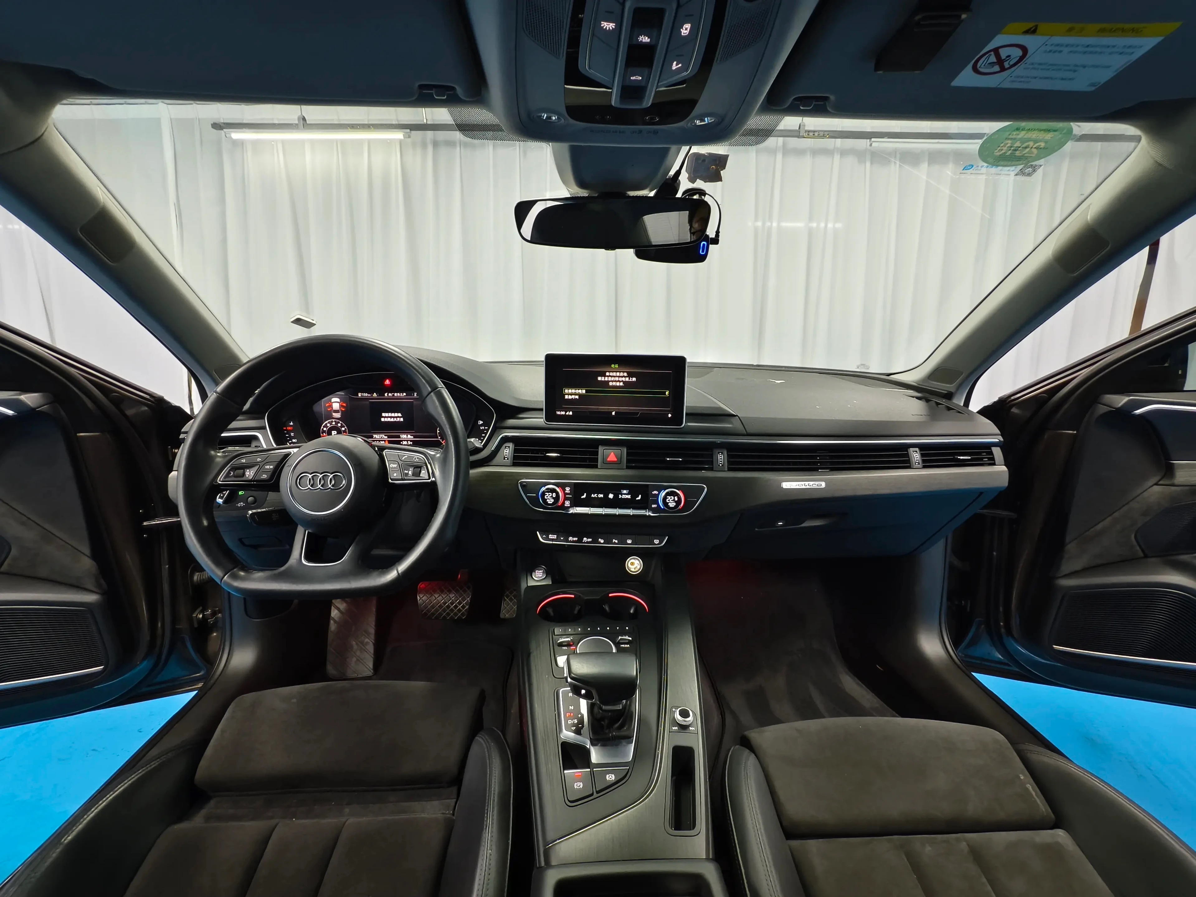 Audi A4L 45TFSI Sport - interior