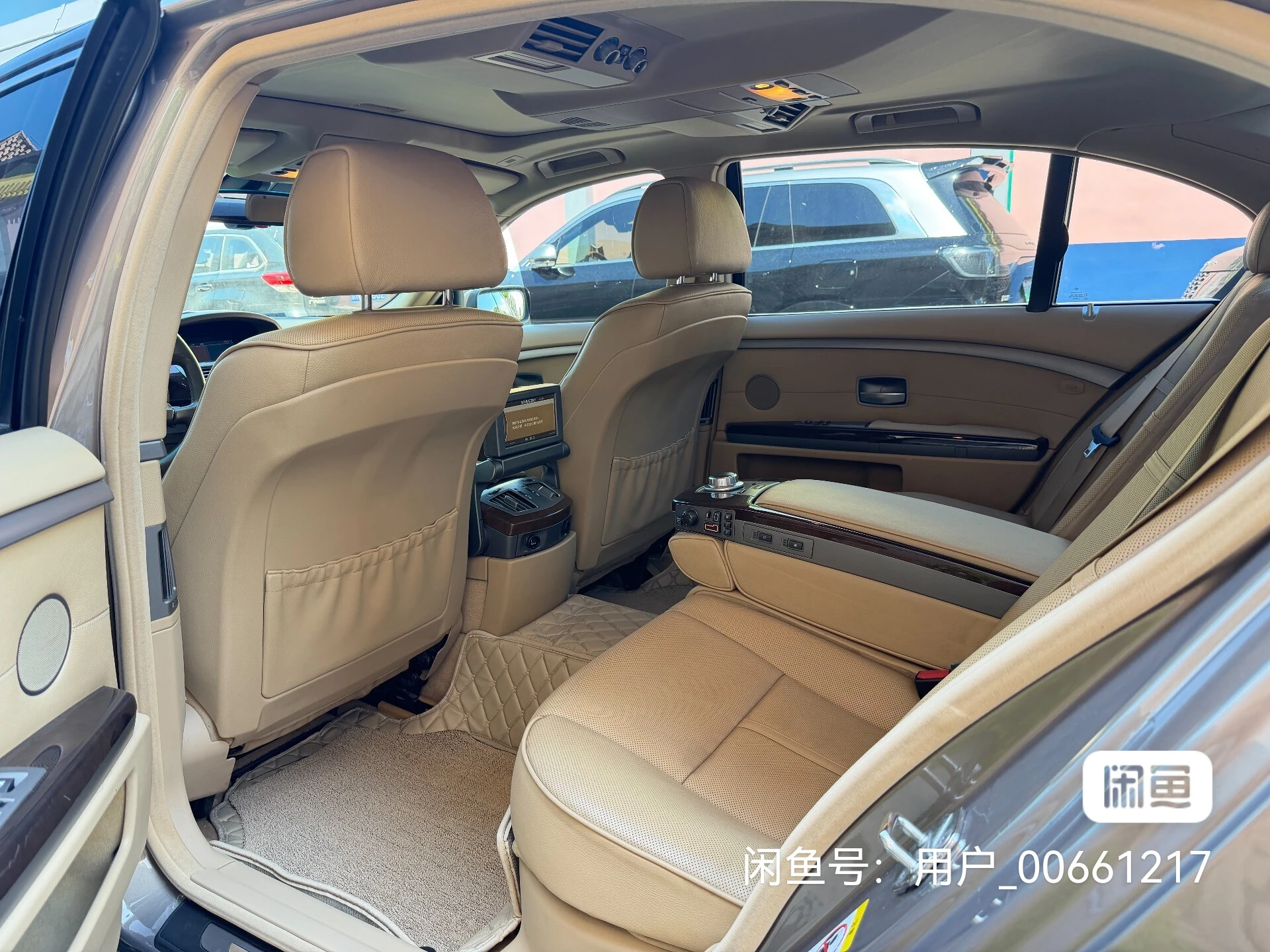 BMW 730Li - interior