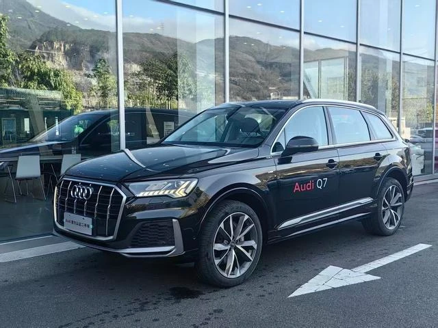 Audi Q7 55 TFSI Sport Trim