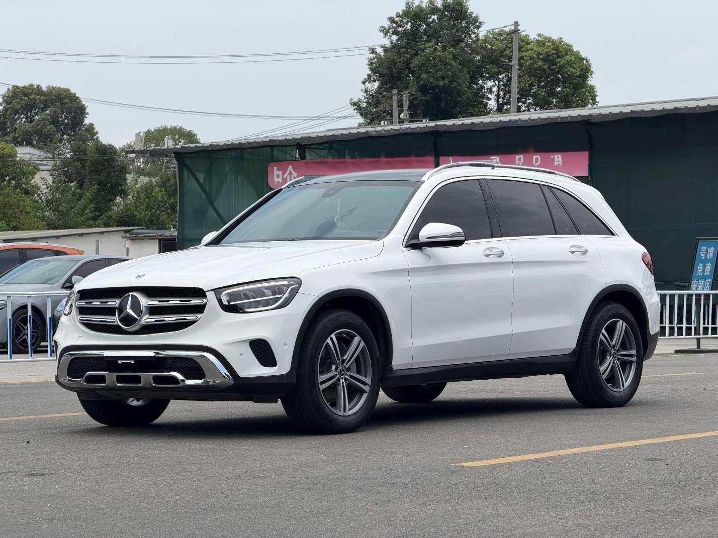 Mercedes-Benz GLC-Class GLC260 L 4MATIC Luxury Edition