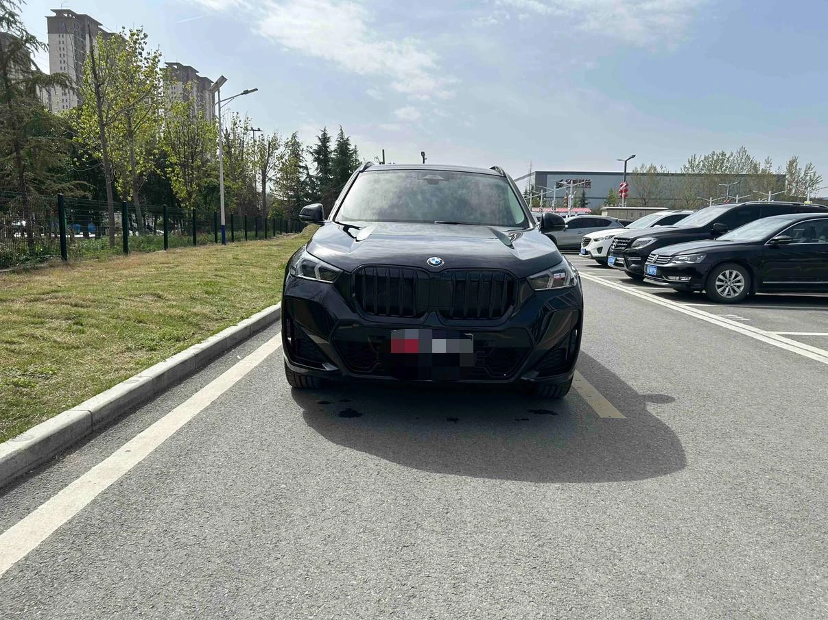 BMW X1 sDrive25Li M Sport Package - exterior