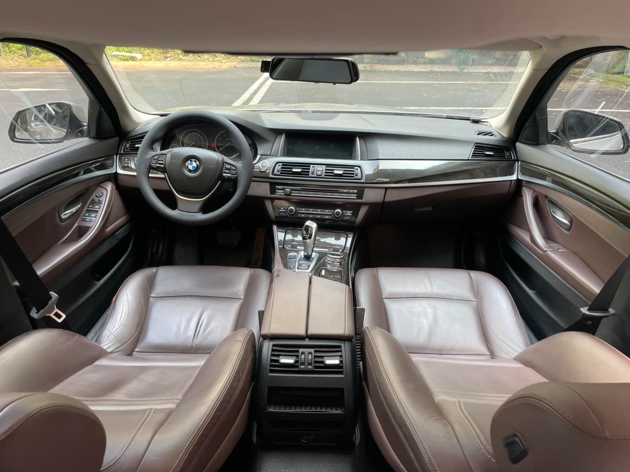 BMW 525Li  - interior