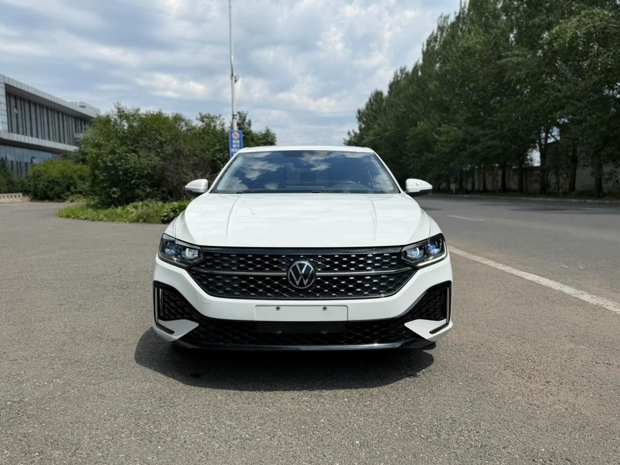 Volkswagen Lavida 1.5L Automatic Starlight 5 Million Edition - exterior