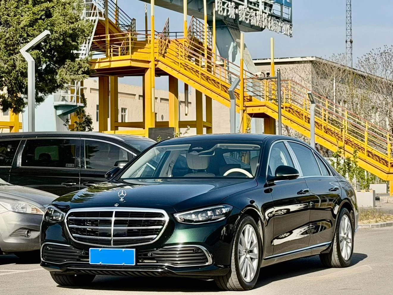 Mercedes-Benz S-Class S400 L Business Edition - exterior